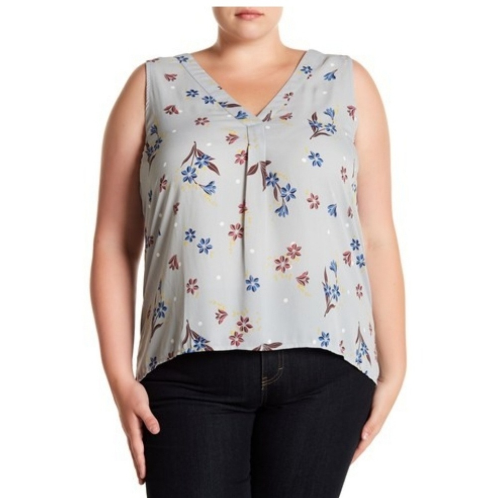 *NEW* 14th & Union v neck blouse plus size